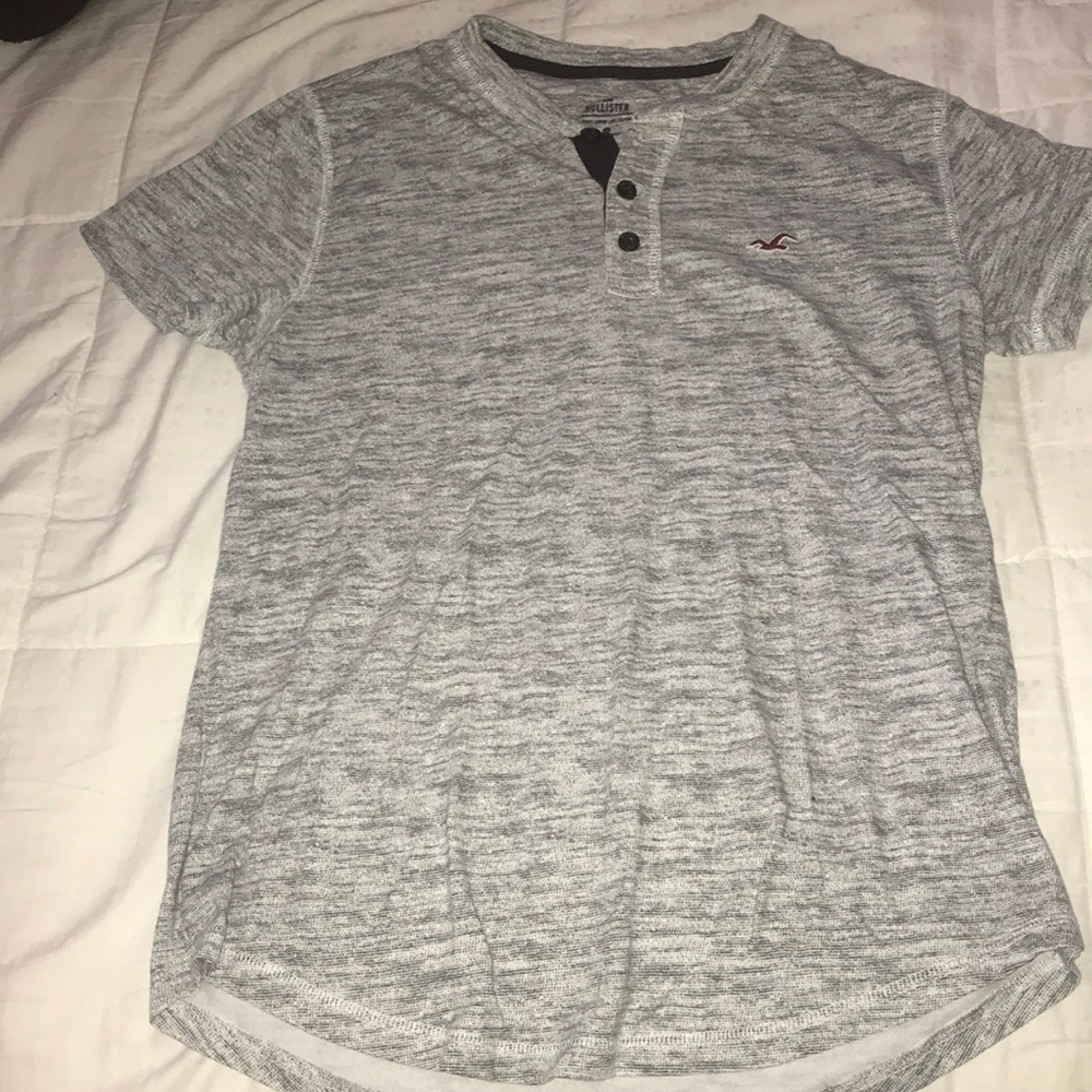 Short sleeve quarter button down size small grey